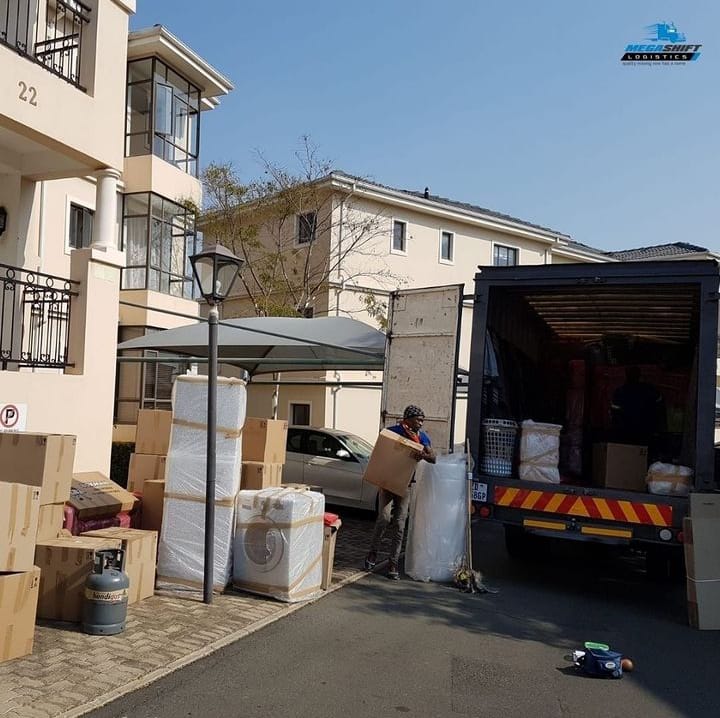Professional packing service for fragile items in Pretoria